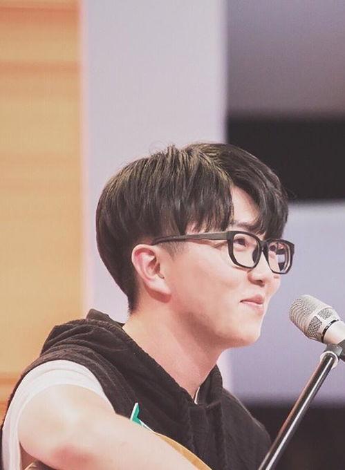 娱乐爆料社宋亚轩,娱乐爆料社独家揭秘，明星背后的故事  第1张